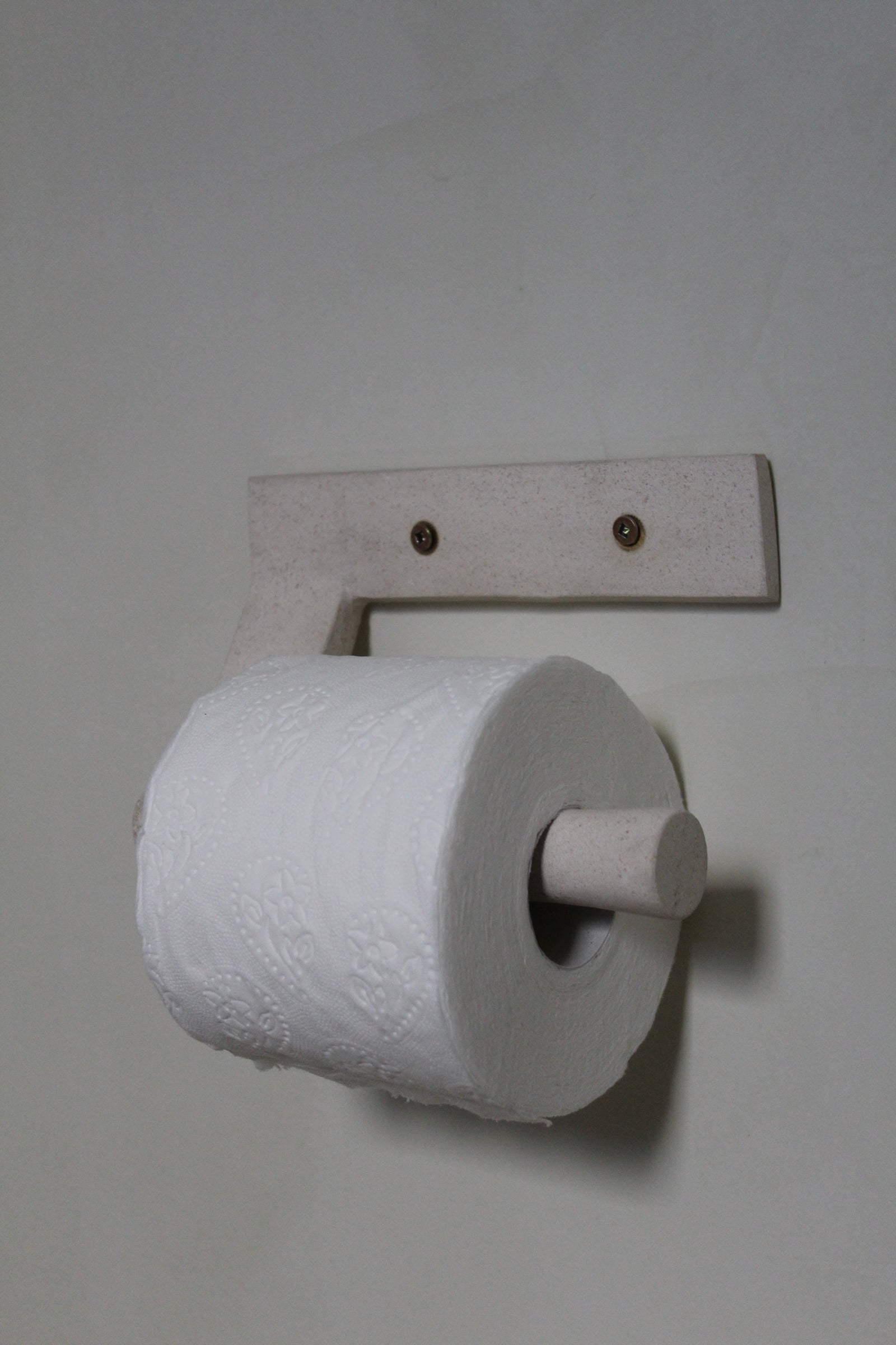 Lov TP Holder, natural marble – alternate view