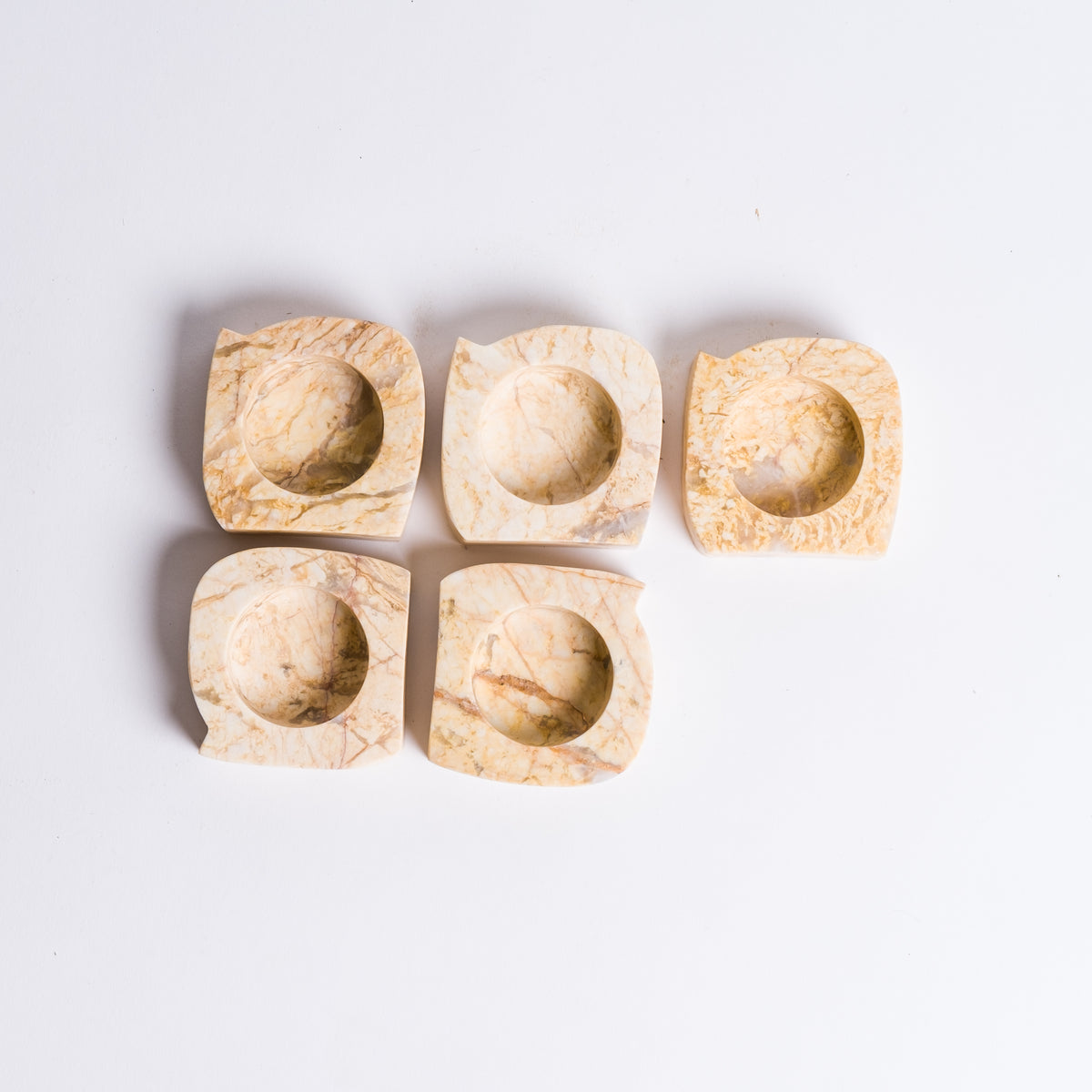 Luna Off-Cut Dish, natural marble – alternate view