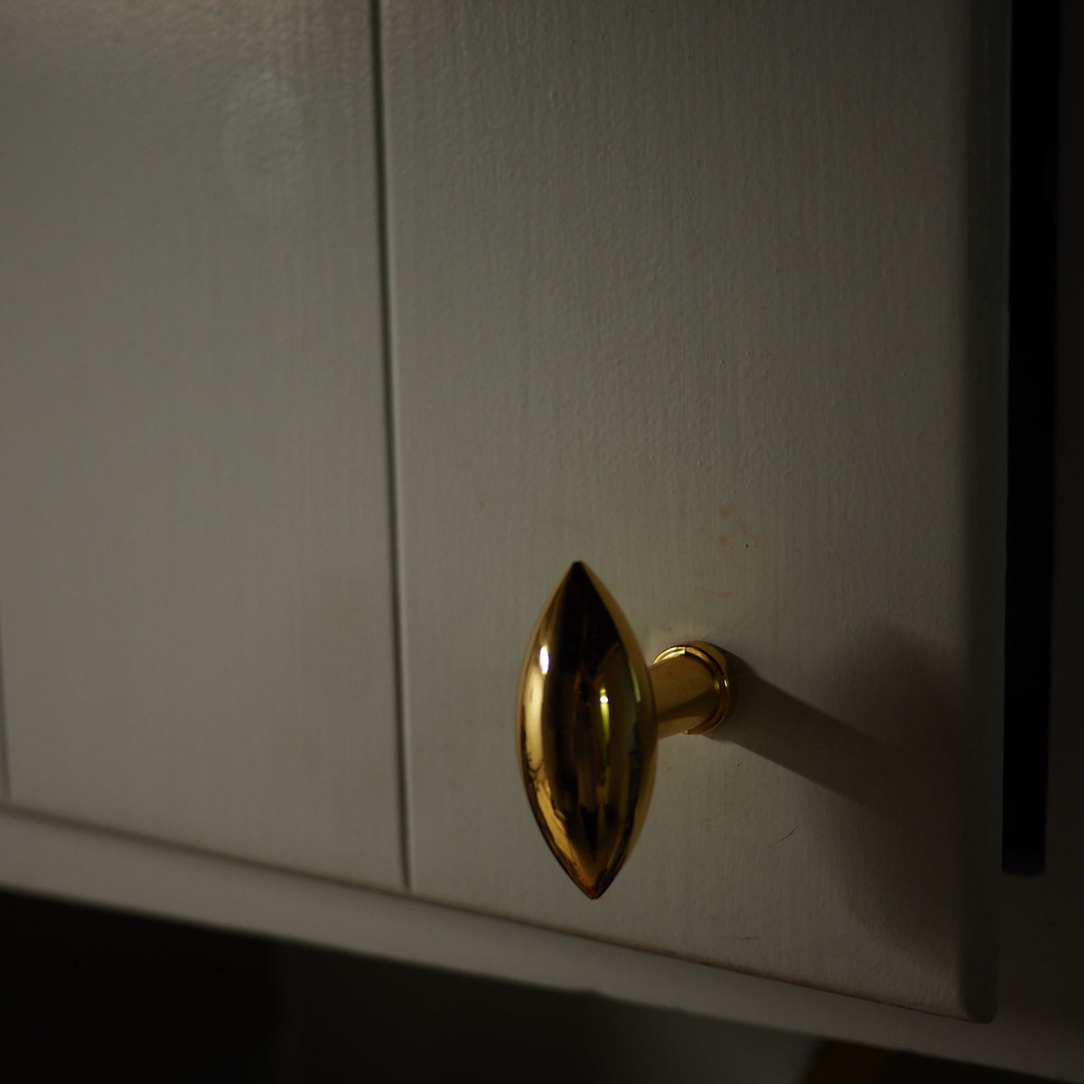 Olive Knob Gold – alternate view