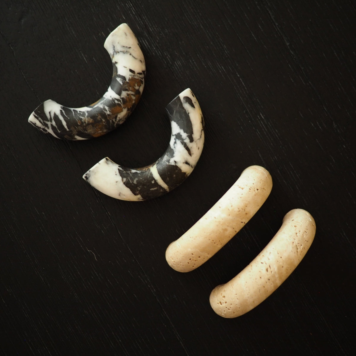 Lucas Donut Handle, natural marble – alternate view