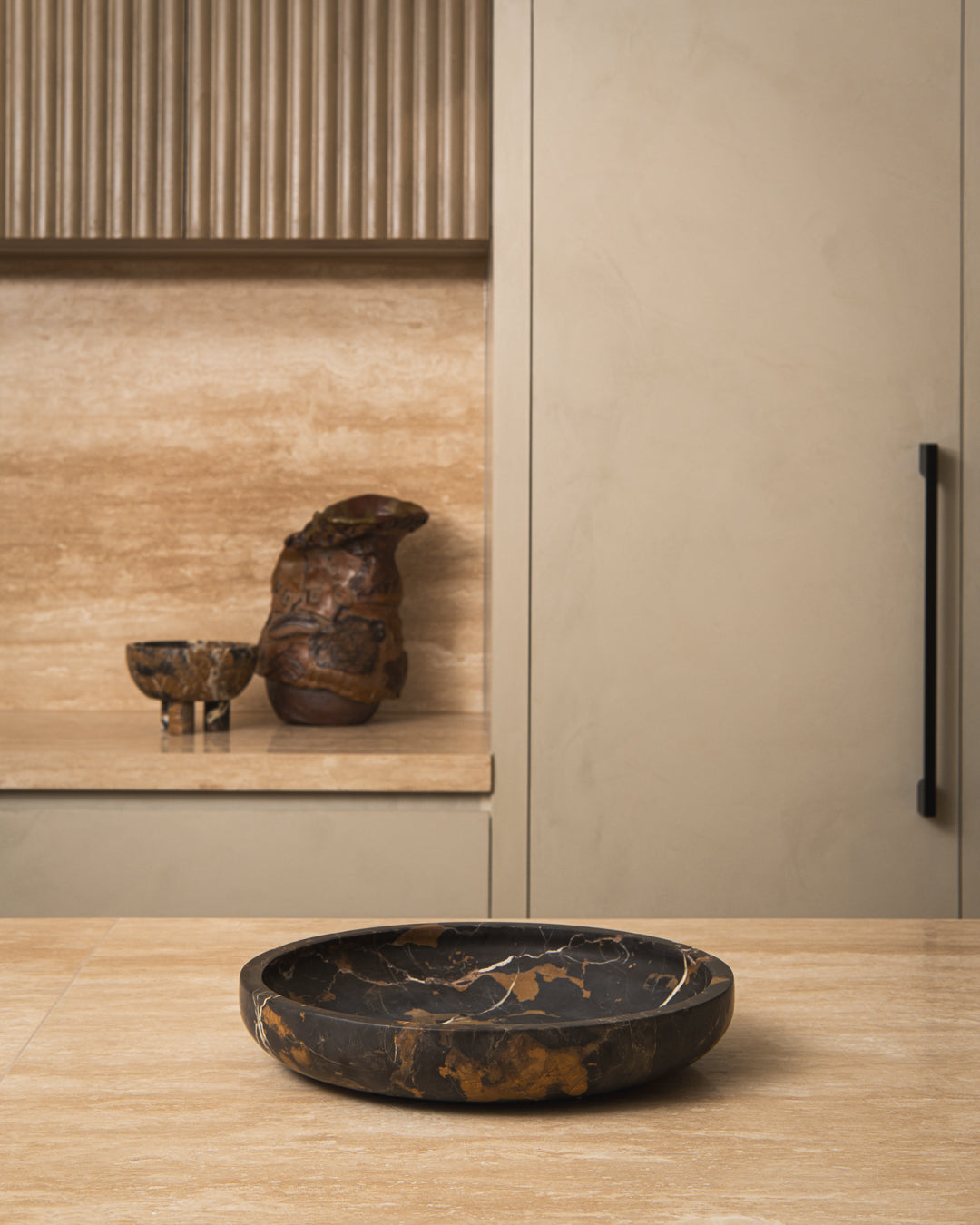 Lucas Jumbo Bowl, natural marble – alternate view