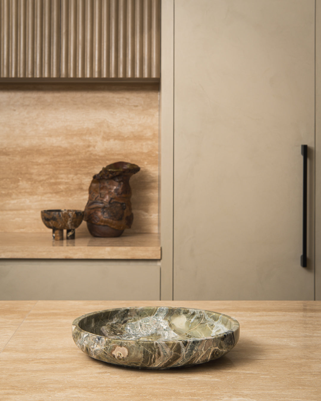 Loki Jumbo Bowl, natural marble – alternate view