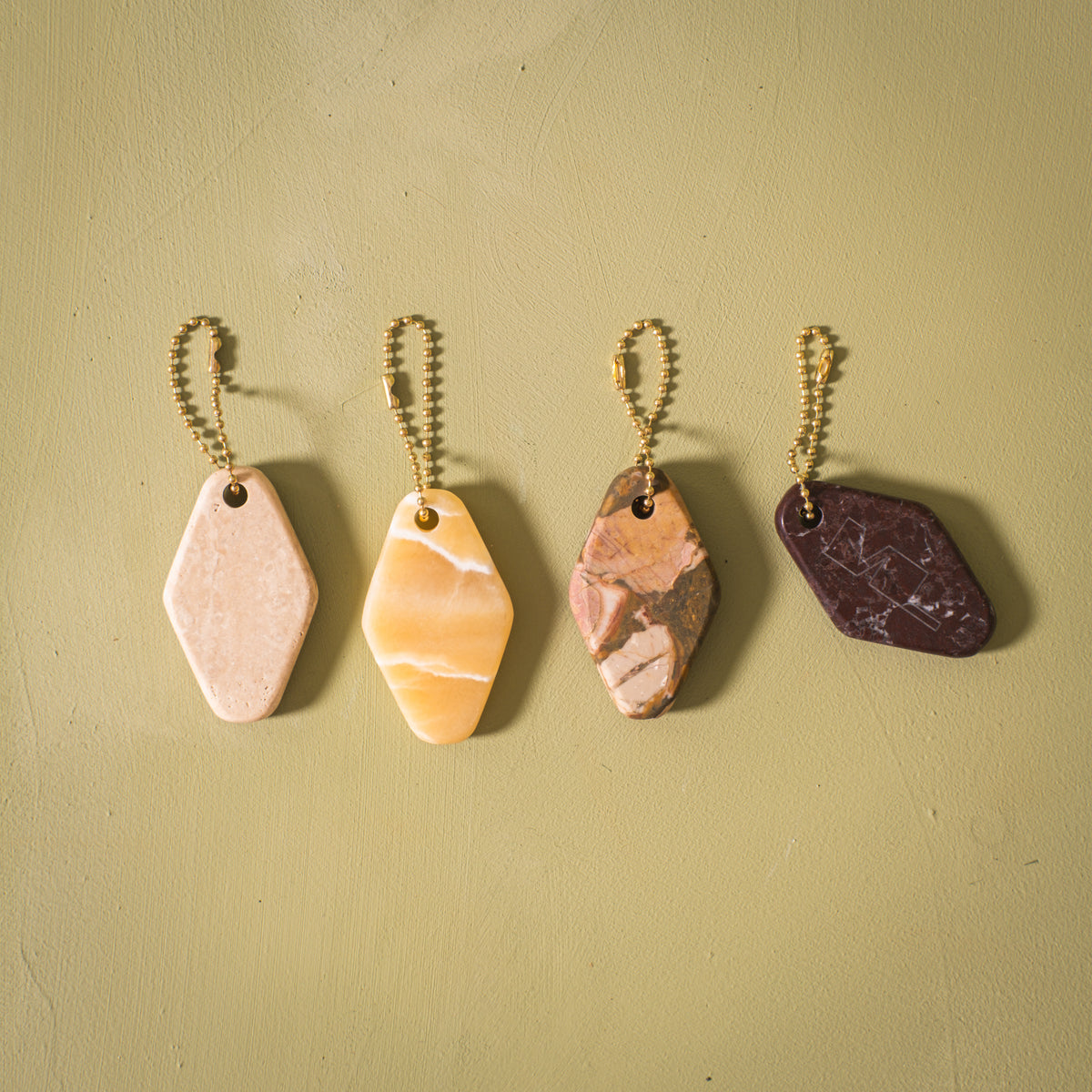 Honey Glaze Keychain, natural marble – alternate view