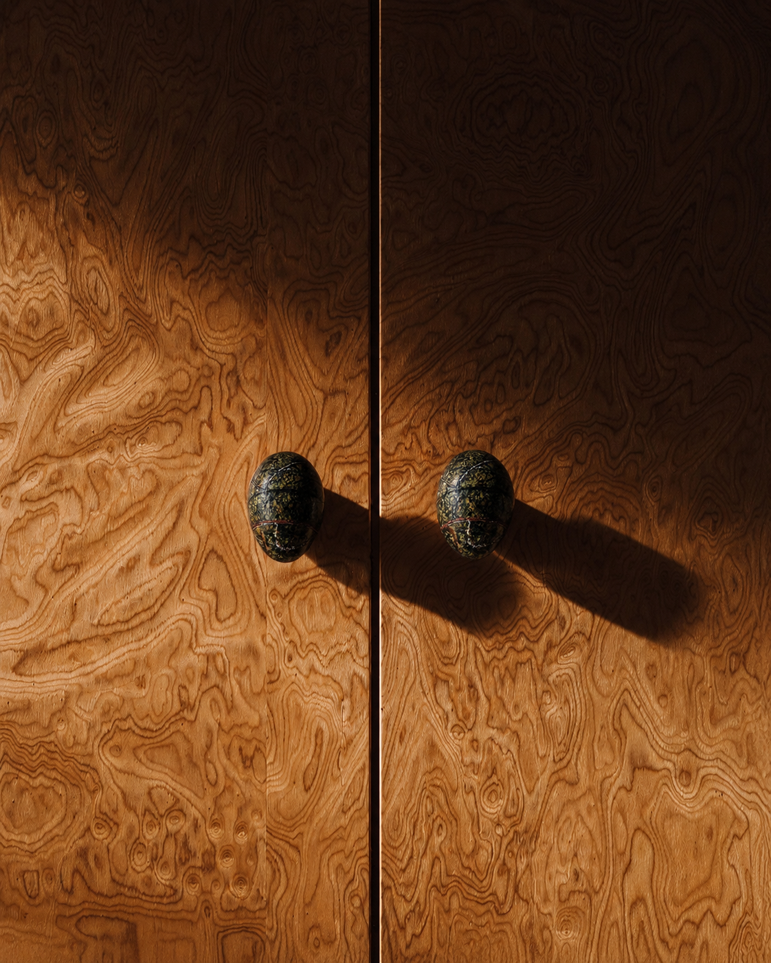 Lotus Tommy Handle, natural marble – alternate view