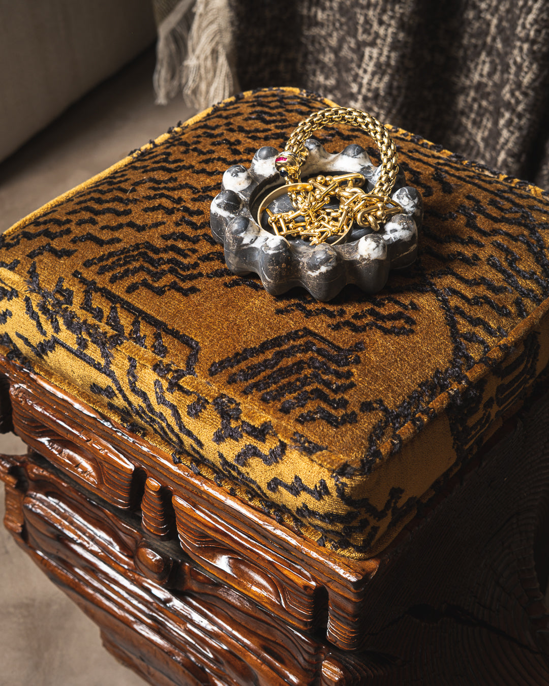 Lucas Bobble Catchall, natural marble – alternate view