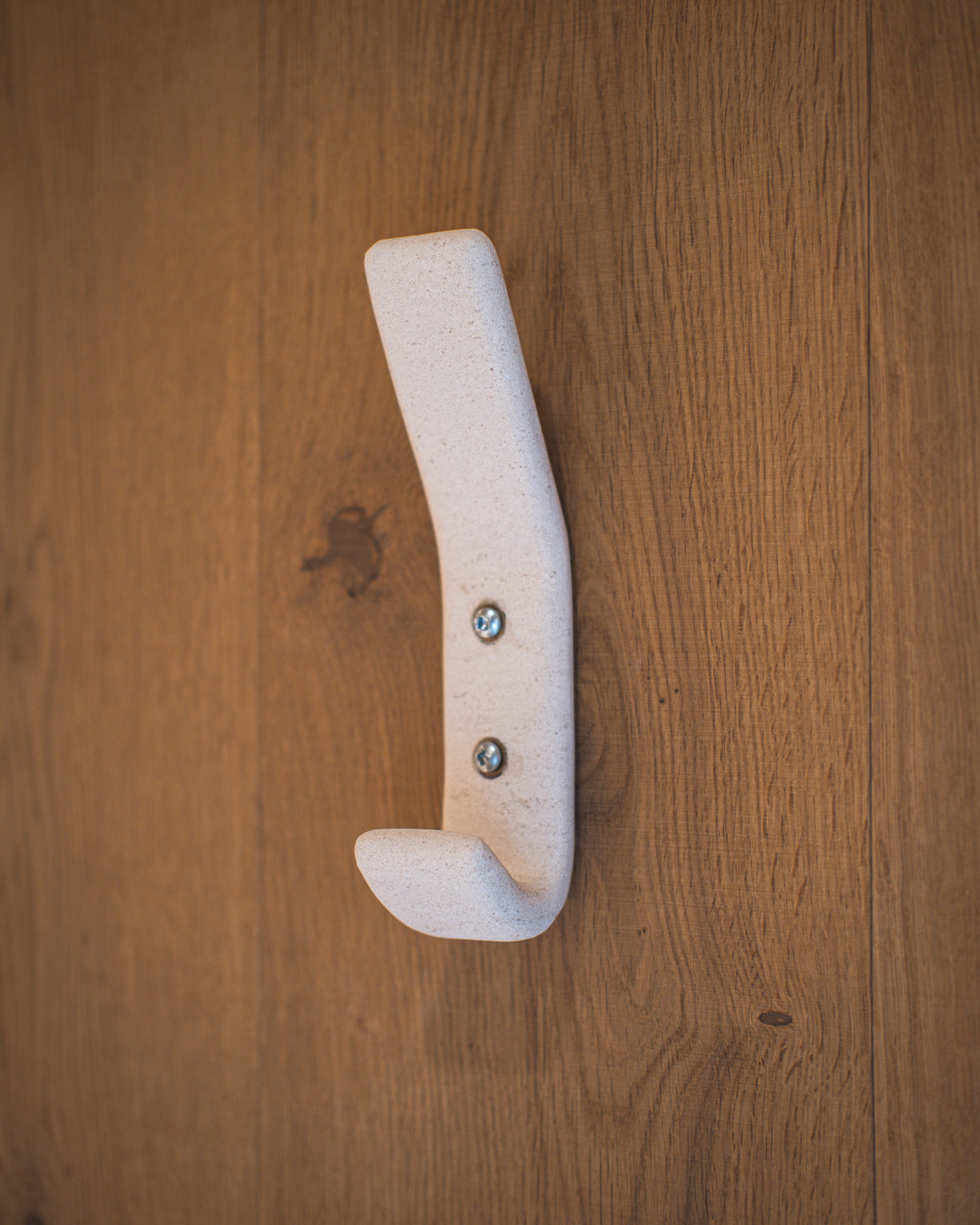 Lov Hook, natural marble – alternate view